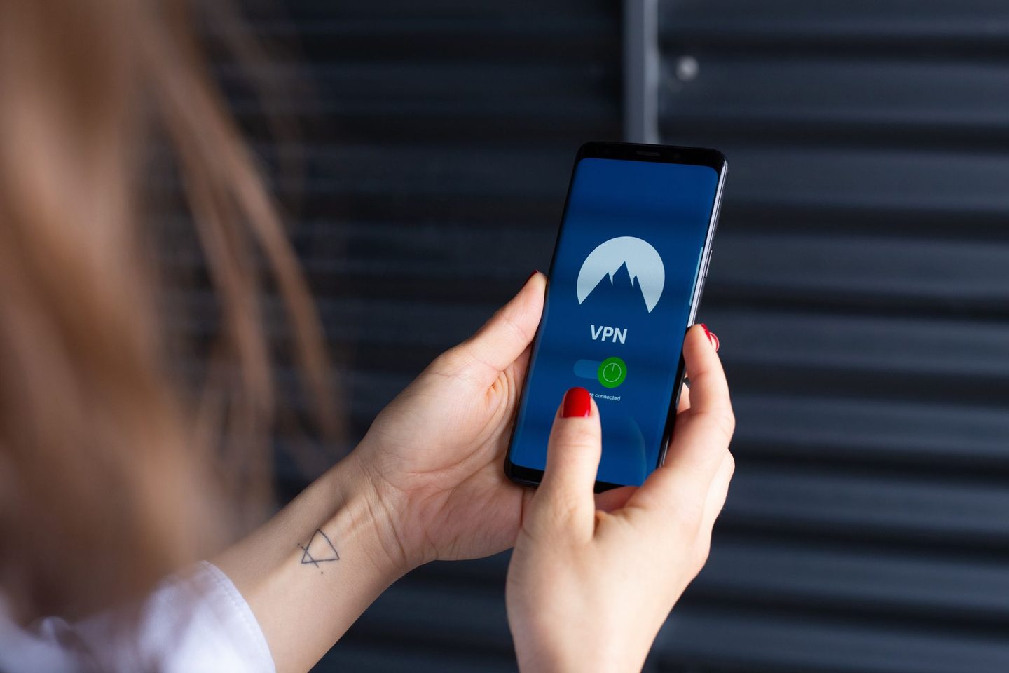 AetherGuard VPN 控制面板与极速节点调配